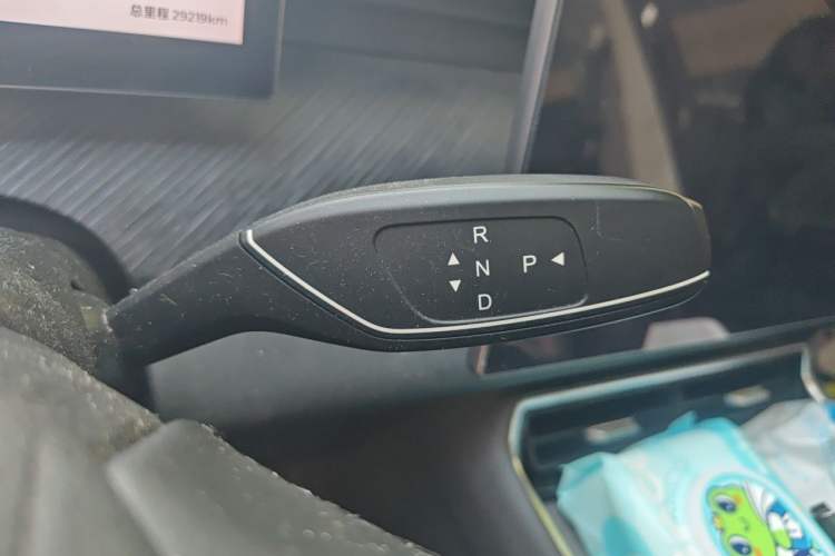 Used Chery Fengyun T9 2024 120 Long-Range Comfort Version 7-Seater Lithium-Ion Battery Gear Lever