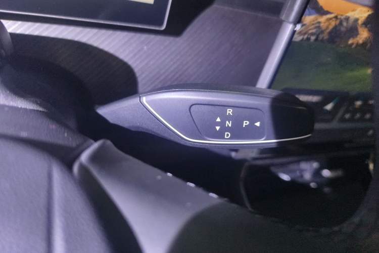 Used Chery Fengyun T9 2024 120 Long-Range Luxury Version 7 Seats Lithium Iron Phosphate Gear Lever