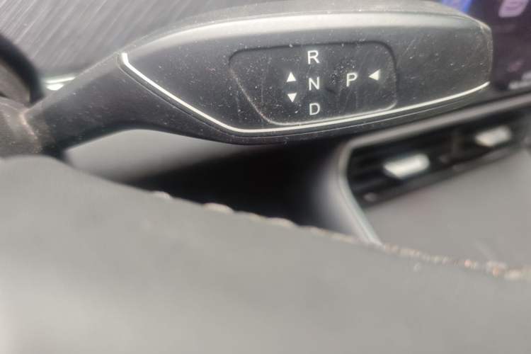 Used Chery Fengyun T9 2024 120 Long-Range Luxury Version 5 Seats Ternary Lithium Gear Lever