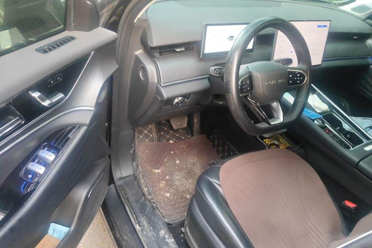 Used Chery Fengyun T9 2024 120 Long-Range Luxury Version 5 Seats Ternary Lithium Interior 3