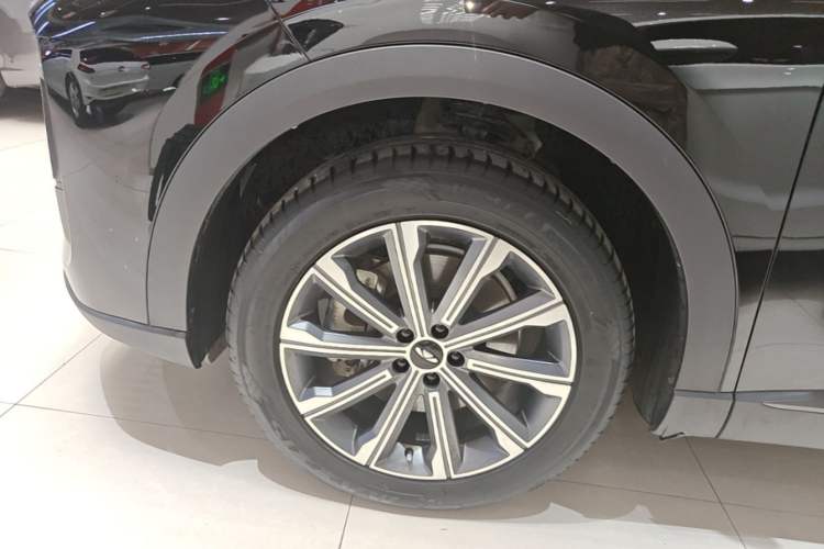 Used Chery Fengyun T9 2024 120 Long-Range Comfort Version 5-Seater with Ternary Lithium Battery Left Front Wheel Hub
