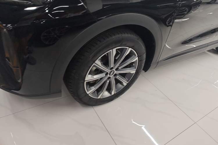 Used Chery Fengyun T9 2024 120 Long-Range Comfort Version 5 Seats Lithium Iron Phosphate Left Front Wheel Hub