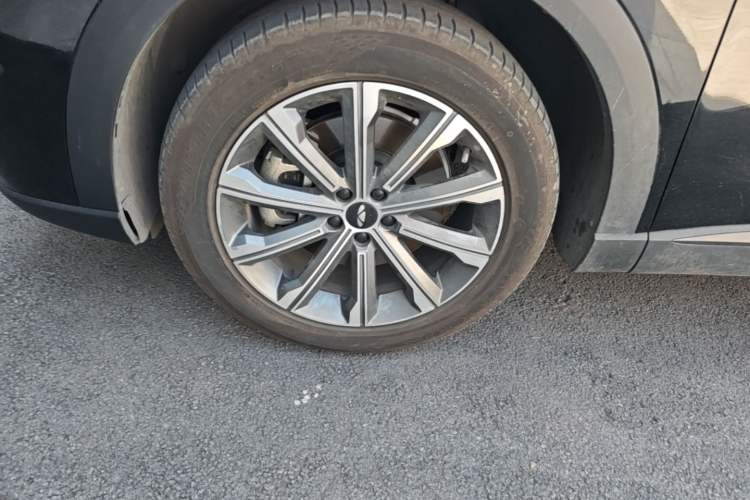 Used Chery Fengyun T9 2024 120 Long-Range Standard Version 5 Seats Lithium-NMC Battery Left Front Wheel Hub