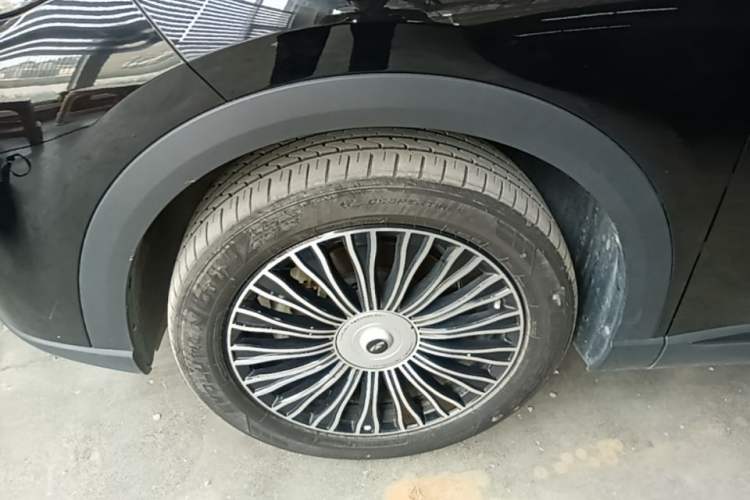 Used Chery Fengyun T9 2024 120 Long-Range Luxury Version 5 Seats Ternary Lithium Left Front Wheel Hub