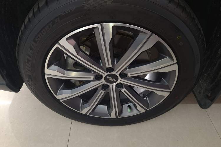 Used Chery Fengyun T9 2024 120 Long-Range Standard Version 5 Seats Lithium-NMC Battery Left Front Wheel Hub