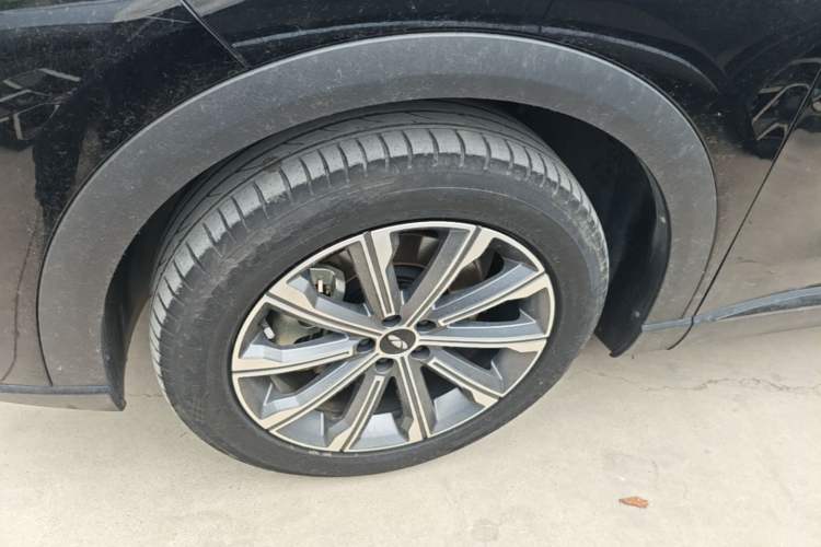 Used Chery Fengyun T9 2024 120 Long-Range Comfort Version 7-Seater Lithium-Ion Battery Left Front Wheel Hub