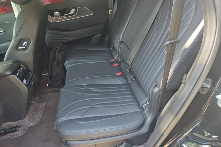 Used Chery Fengyun T9 2024 120 Long-Range Comfort Version 7-Seater Lithium-Ion Battery Left Rear Seat