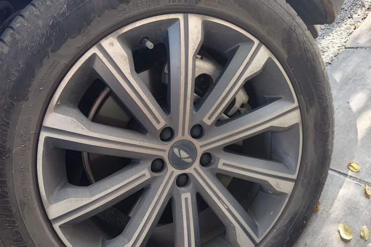 Used Chery Fengyun T9 2024 120 Long-Range Comfort Version 7-Seater Lithium-Ion Battery Right Front Wheel Hub