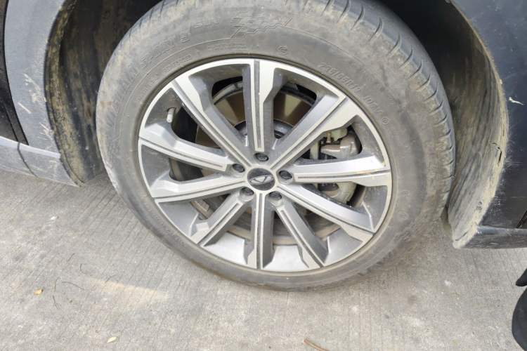 Used Chery Fengyun T9 2024 120 Long-Range Comfort Version 5 Seats Lithium Iron Phosphate Right Front Wheel Hub