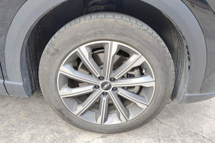 Used Chery Fengyun T9 2024 120 Long-Range Comfort Version 5 Seats Lithium Iron Phosphate Right Front Wheel Hub