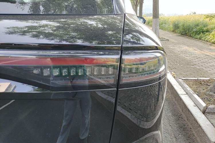 Used Chery Fengyun T9 2024 120 Long-Range Luxury Version 5 Seats Ternary Lithium Right Rear Taillight