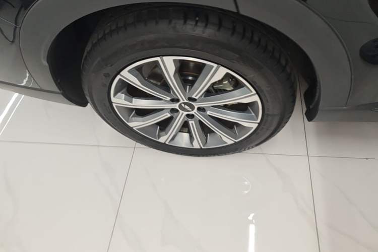 Used Chery Fengyun T9 2024 120 Long-Range Comfort Version 5 Seats Lithium Iron Phosphate Right Rear Wheel Hub