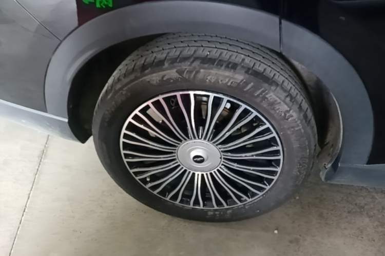 Used Chery Fengyun T9 2024 120 Long-Range Luxury Version 5 Seats Ternary Lithium Right Rear Wheel Hub