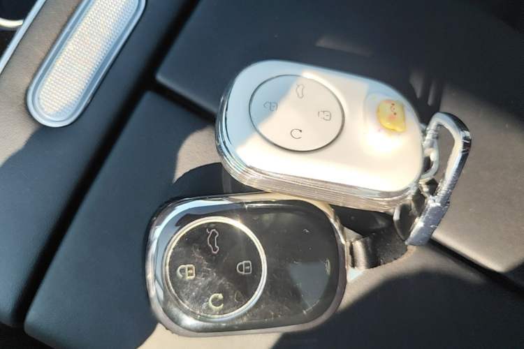 Used Chery Fengyun T9 2024 120 Long-Range Comfort Version 5-Seater with Ternary Lithium Battery Vehicle Key