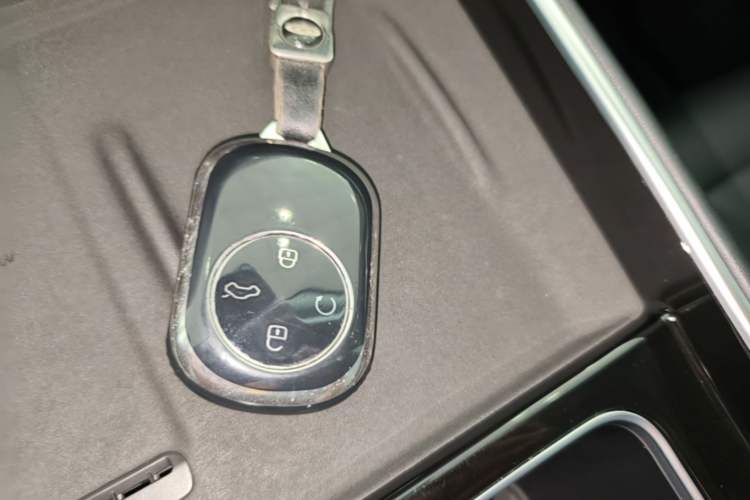 Used Chery Fengyun T9 2024 120 Long-Range Flagship Version 7 Seats Lithium Iron Phosphate Vehicle Key