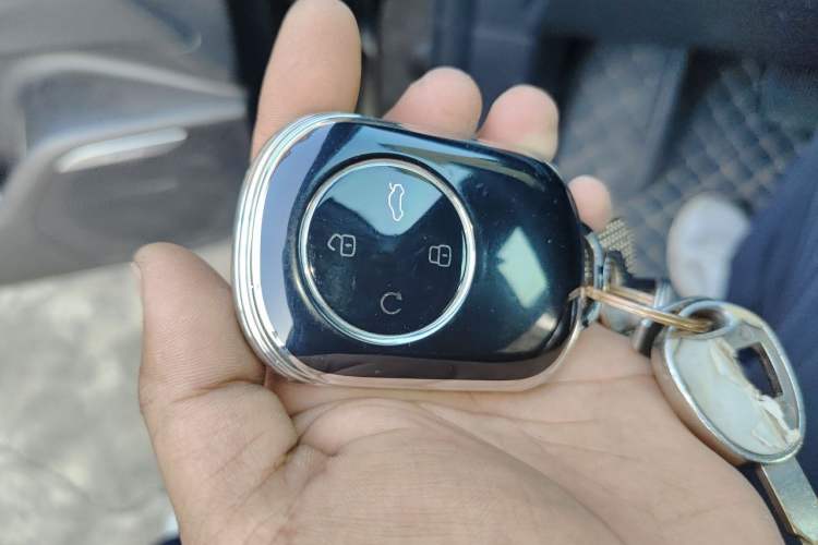 Used Chery Fengyun T9 2024 120 Long-Range Comfort Version 5 Seats Lithium Iron Phosphate Vehicle Key