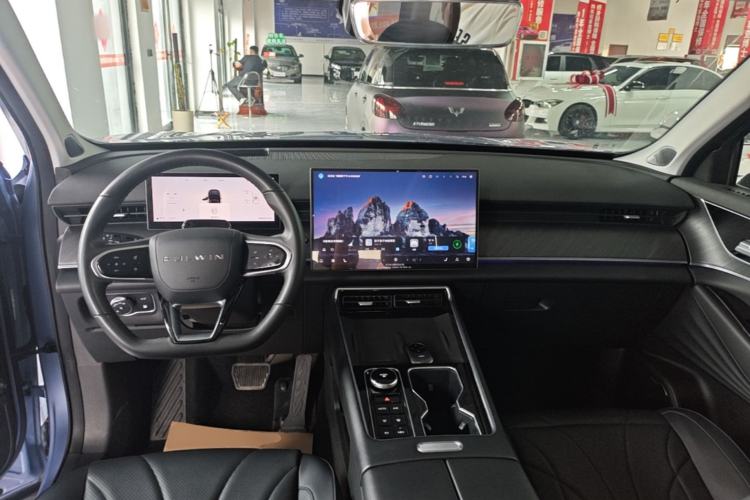 Used Chery Fengyun T9 2024 120 Long-Range Flagship Version 7 Seats Ternary Lithium Center Console