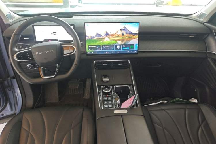 Used Chery Fengyun T9 2024 120 Long-Range Flagship Version 7 Seats Ternary Lithium Center Console