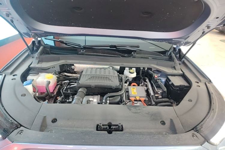 Used Chery Fengyun T9 2024 120 Long-Range Flagship Version 7 Seats Ternary Lithium Engine Bay