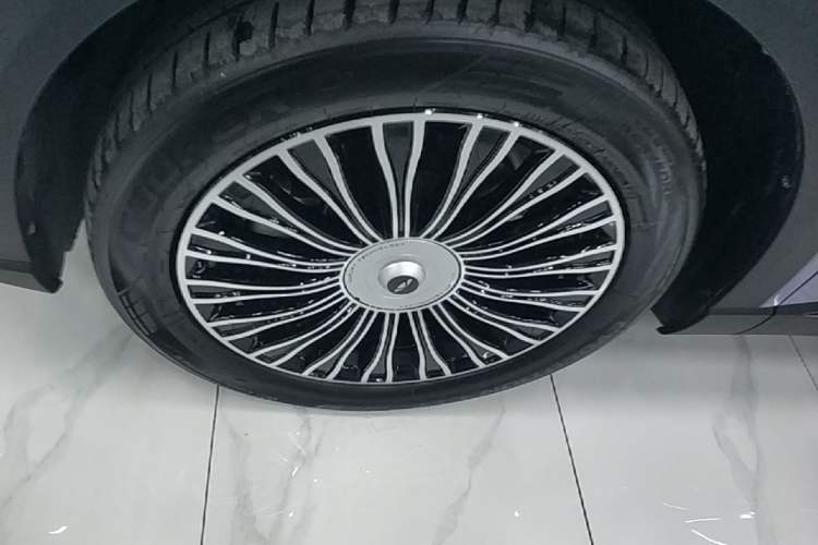 Used Chery Fengyun T9 2024 120 Long-Range Flagship Version 7 Seats Ternary Lithium Exterior 4