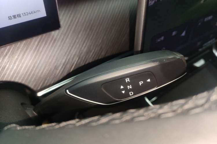Used Chery Fengyun T9 2024 120 Long-Range Flagship Version 7 Seats Ternary Lithium Gear Lever