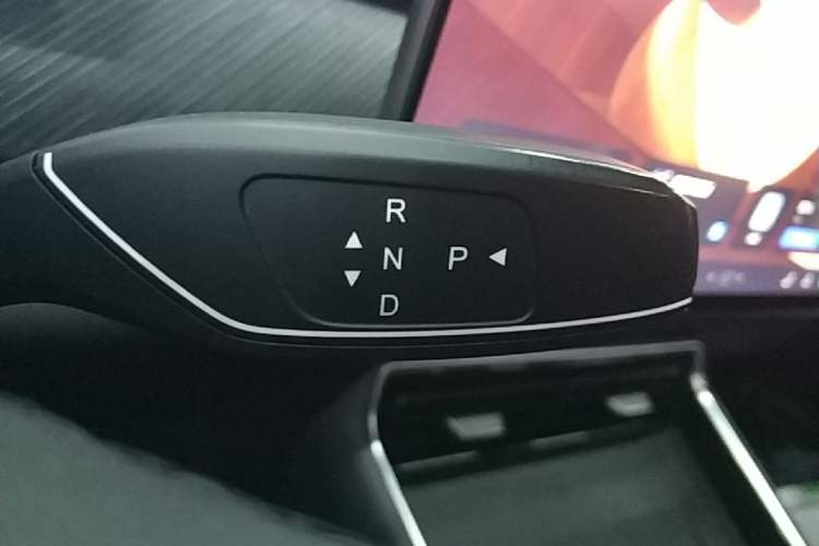 Used Chery Fengyun T9 2024 120 Long-Range Flagship Version 7 Seats Ternary Lithium Gear Lever