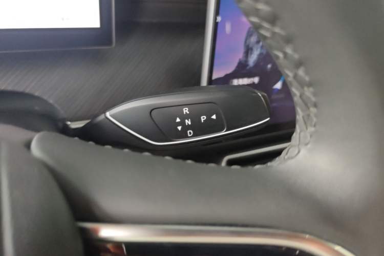 Used Chery Fengyun T9 2024 120 Long-Range Flagship Version 7 Seats Ternary Lithium Gear Lever