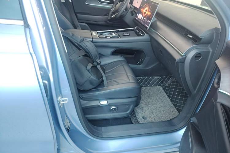 Used Chery Fengyun T9 2024 120 Long-Range Flagship Version 7 Seats Ternary Lithium Right Front Seat