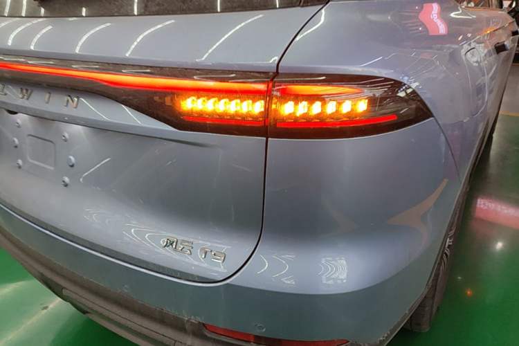 Used Chery Fengyun T9 2024 120 Long-Range Flagship Version 7 Seats Ternary Lithium Right Rear Taillight