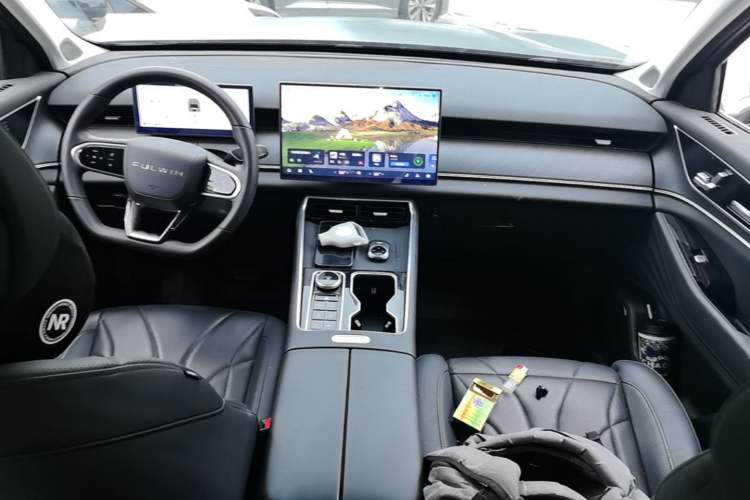 Used Chery Fengyun T9 2024 120 Long-Range Luxury Version 5 Seats Lithium Iron Phosphate Center Console