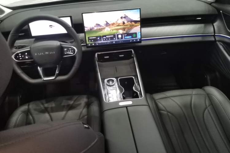 Used Chery Fengyun T9 2024 120 Long-Range Luxury Version 5 Seats Lithium Iron Phosphate Center Console