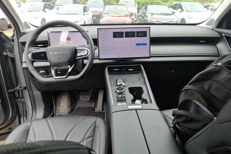 Used Chery Fengyun T9 2024 Restyled 120 Long-Range Version Comfort Trim 5 Seats Lithium Iron Phosphate Center Console