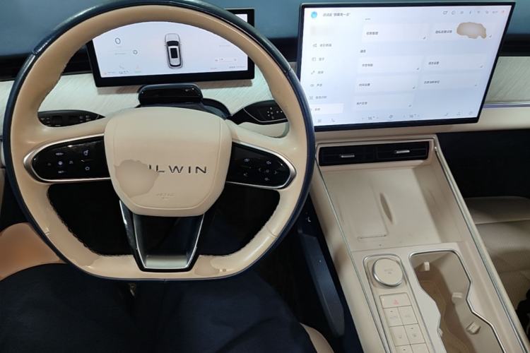 Used Chery Fengyun T9 2024 120 Long-Range Flagship Version 7 Seats Ternary Lithium Center Console