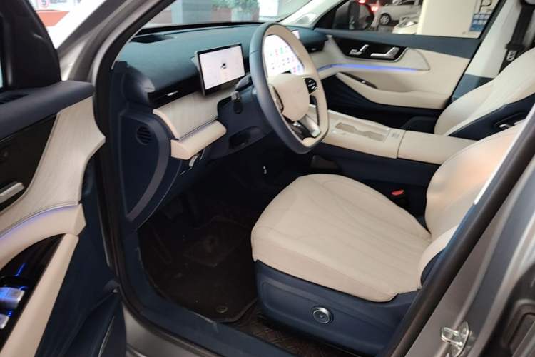 Used Chery Fengyun T9 2024 120 Long-Range Flagship Version 7 Seats Ternary Lithium Driver Seat