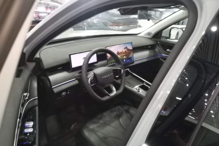 Used Chery Fengyun T9 2024 120 Long-Range Luxury Version 5 Seats Lithium Iron Phosphate Driver Seat