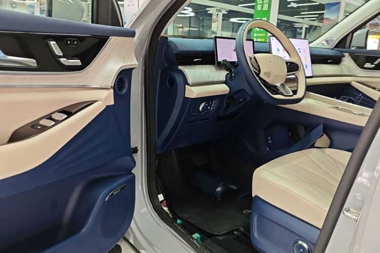 Used Chery Fengyun T9 2024 120 Long-Range Flagship Version 7 Seats Ternary Lithium Driver Seat
