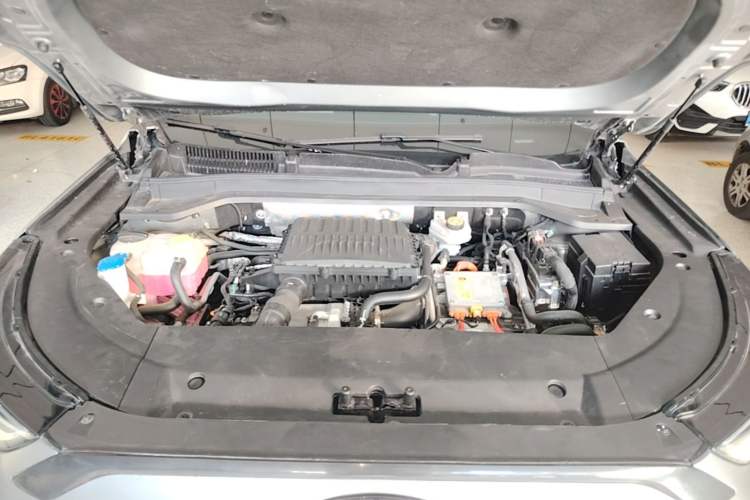 Used Chery Fengyun T9 2024 120 Long-Range Flagship Version 7 Seats Ternary Lithium Engine Bay
