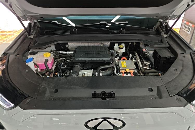 Used Chery Fengyun T9 2024 120 Long-Range Flagship Version 7 Seats Ternary Lithium Engine Bay