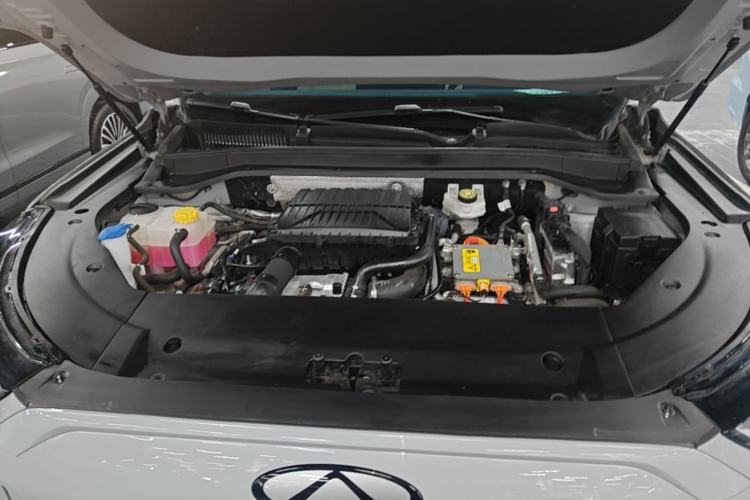 Used Chery Fengyun T9 2024 120 Long-Range Flagship Version 7 Seats Ternary Lithium Engine Bay