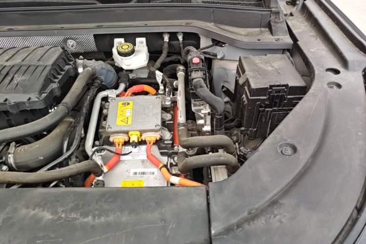 Used Chery Fengyun T9 2024 120 Long-Range Flagship Version 7 Seats Ternary Lithium Engine Bay Left