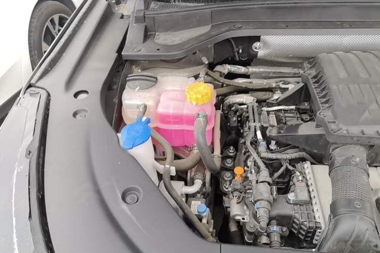 Used Chery Fengyun T9 2024 120 Long-Range Luxury Version 5 Seats Lithium Iron Phosphate Engine Bay Right