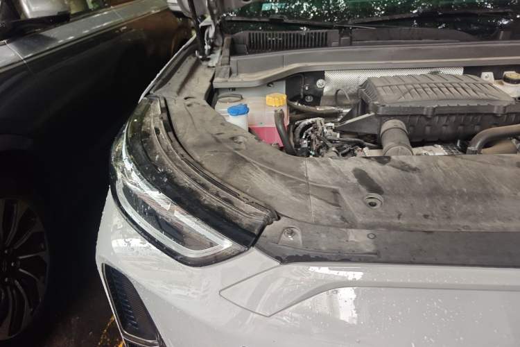 Used Chery Fengyun T9 2024 120 Long-Range Comfort Version 7-Seater Lithium-Ion Battery Engine Bay Right