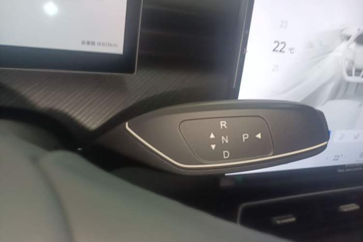 Used Chery Fengyun T9 2024 120 Long-Range Comfort Version 5-Seater with Ternary Lithium Battery Gear Lever