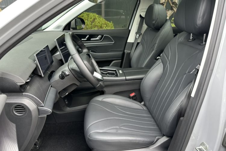 Used Chery Fengyun T9 2024 120 Long-Range Comfort Version 5 Seats Lithium Iron Phosphate Interior 3