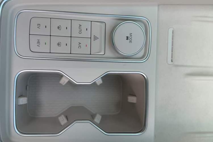 Used Chery Fengyun T9 2024 120 Long-Range Flagship Version 7 Seats Ternary Lithium Interior 6