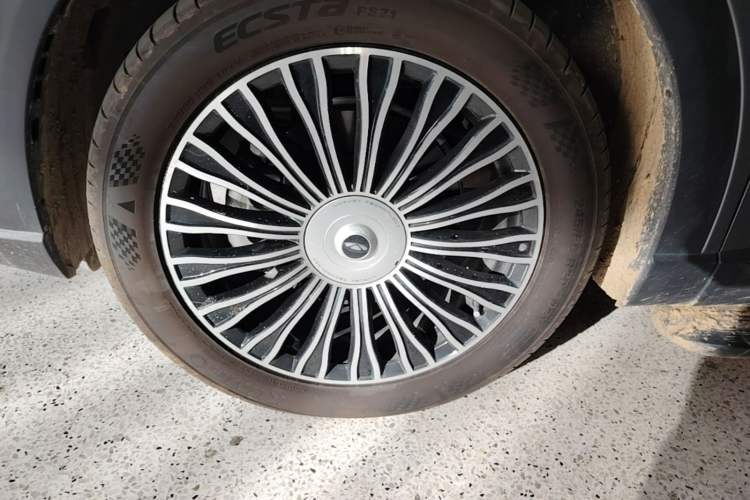 Used Chery Fengyun T9 2024 120 Long-Range Flagship Version 7 Seats Ternary Lithium Left Front Wheel Hub