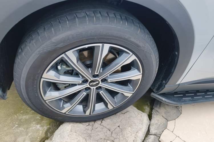 Used Chery Fengyun T9 2024 120 Long-Range Comfort Version 5 Seats Lithium Iron Phosphate Left Front Wheel Hub