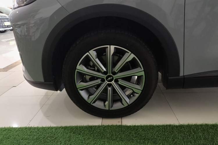 Used Chery Fengyun T9 2024 120 Long-Range Comfort Version 5-Seater with Ternary Lithium Battery Left Front Wheel Hub