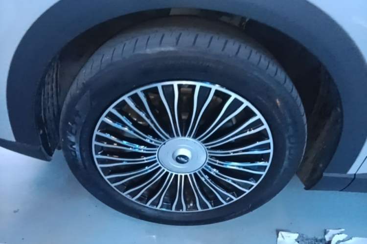 Used Chery Fengyun T9 2024 120 Long-Range Flagship Version 7 Seats Ternary Lithium Left Front Wheel Hub
