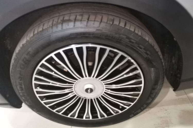 Used Chery Fengyun T9 2024 120 Long-Range Luxury Version 5 Seats Lithium Iron Phosphate Left Front Wheel Hub